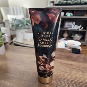 Victoria's Secret | Vanilla Amber Bourbon Fragrance Lotion
